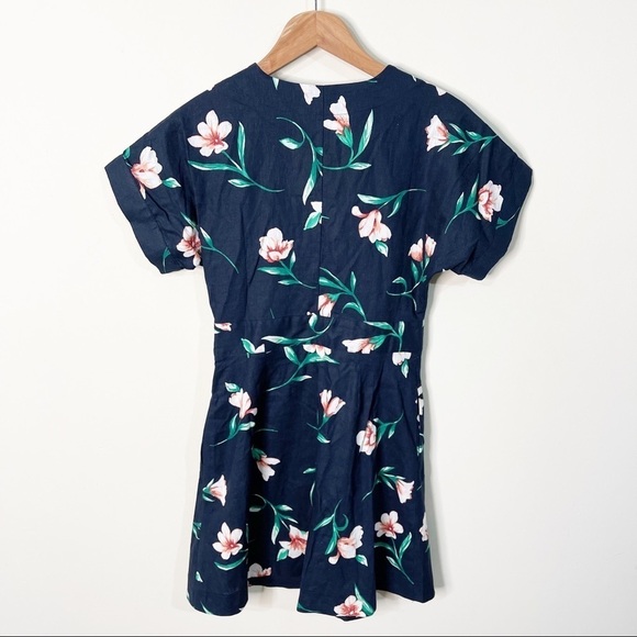 Moon River Revolve Lulu’s Brisa Navy Floral Linen Button Up Dress NWT Size Small - Picture 7 of 7